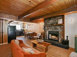 Le Chalet of Arrowbear Lake, cottage in Running Springs