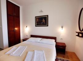 Apartments Baron: Sveti Stefan şehrinde bir otel