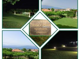 Verde e Mare apartments-Marathias, hotell i Marathias