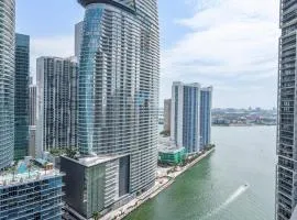 Miami city Views at Icon Brickell
