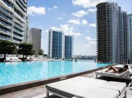 Icon Brickell Stay, Pool, Spa, Views, Restaurants