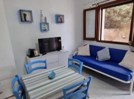 Casa Vacanze Casti - 37, beach hotel in Calasetta
