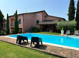 Villa Il Bocatino con piscina esclusiva, hotel em Citerna