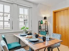 Krone - ES Bhf - 2Zi & 90m2 & 6xPrs - Balkon - 65"TV & Netflix