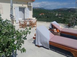 Stunning Views, Spacious Balcony, Mani Family Home, room in Neokhórion