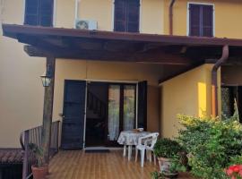 Omary, apartment sa Colà di Lazise