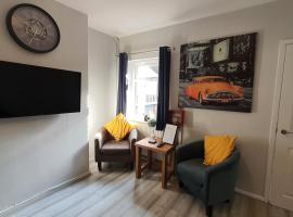 Contractors, City Centre, Parking, 3 Double Rooms, Netflix, Cosy!, ξενοδοχείο κοντά σε Θέατρο Belgrade, Κόβεντρι