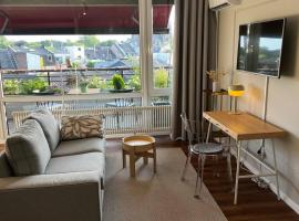 BOSTEL 88 - Moderne Stadtwohnung mit Klimaanlage, cheap hotel in Moers