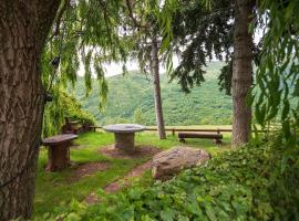 Apartament Rural La Colomina, hotel cerca de Altars ll, Bernúy