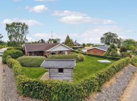 Amazing Home In Hesselager With 3 Bedrooms, hotel en Hesselager