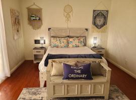 2bed 1 bath condo near Nellis afb & the strip, apartmán v rezidenci v Las Vegas