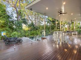 TEAL - Private Family Oasis, hotell med parkering i Buderim
