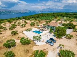 Family friendly house with a swimming pool Pucisca, Brac - 21499
