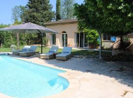 Tasteful holiday home in Callian with private pool, hotel in Callian