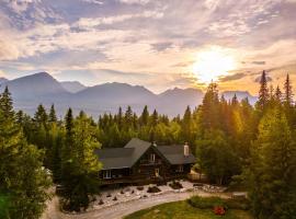 Moberly Lodge, cabin in Golden