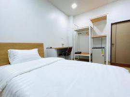 PD Apartment Inn, hotell i Ban Pra Dok
