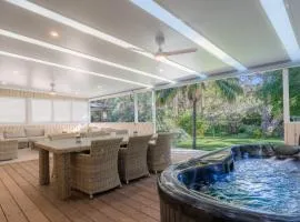 Coral Paradise - Metres From Beachfront