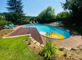 Lavender and Poppy cottages, villa em Bebrovo