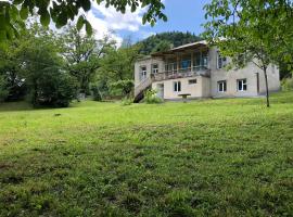 Authentic house with a huge garden, cottage in Utsera