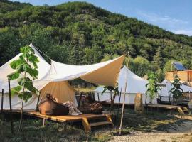 Hovek Guest House, hotel v destinaci Dilidžan