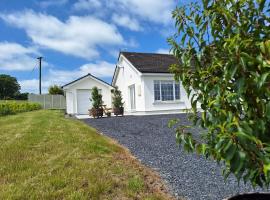 Quiet countryside studio apartment - recently renovated and amazing views, cabana o cottage a Athboy