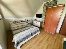 U Arlety - Pokoje Gościnne i Apartament, hotel v destinaci Darłówko