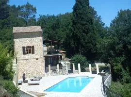 Trainhouse with big pool