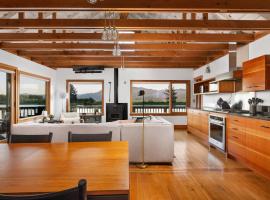 Wild Run River House, villa a Nehalem