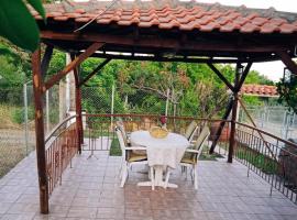 Kosta's Cozy Home, rumah kotej di Asproválta