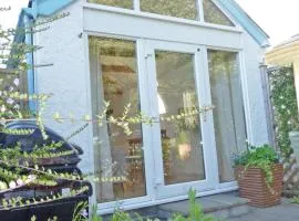 The Boathouse, Kingsbridge - Romantic detached annexe with parking & estuary walk to great pub