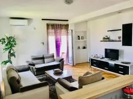 City view & pool apartment