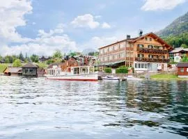 TAUROA Seehotel Grundlsee