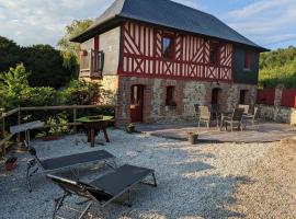 Spacious quiet house 6 km from Honfleur, hotel di Genneville