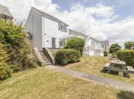 Saddlers Cottage with indoor pool, tennis court and lots more Tenby area, cottage in Saint Florence