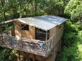 La cabane des "Aventuriers" de Nature et Océan à côté de la plage