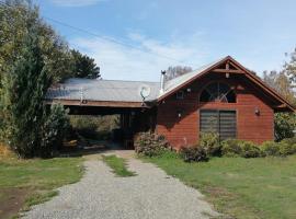 Cabañas los Pinos, holiday home in Villarrica