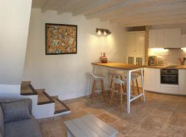 Au calme dans le centre avec terrasse et clim, apartment in Saint-Rémy-de-Provence