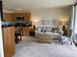 Deluxe Condo with Pool View, Free Parking & Wi-Fi