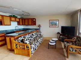 36th Floor Deluxe Ocean View Condo with Free Parking & Wifi condo