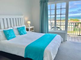 26 Settler Sands Beachfront Accommodation Sea View: Port Alfred şehrinde bir otel