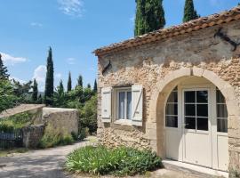 Le Mazet, gîte des Lucioles en Provence, hotel con alberca en Montségur-sur-Lauzon