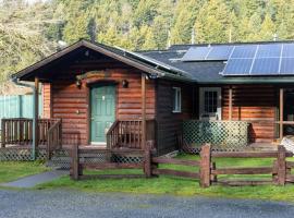Elk Meadow Cabins 7 Beachcomber Studio, hotel with parking in Orick