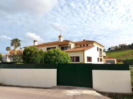 Casa da Pedra Guest House, hostal o pensión en Torres Vedras