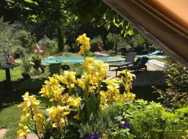 Au ' Bord des Landes ', Cama e café (B&B) em Cazalis