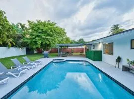 Top Location Villa at Highland Lakes Blvd BY THE GLAMHOMES