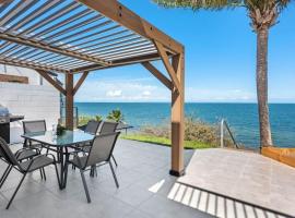 Sunrise Two Bedroom Apartment, hotell sihtkohas Redcliffe