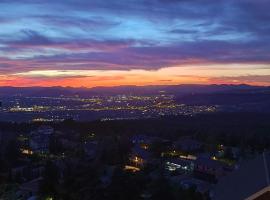 Acogedor apartamento con fantásticas vistas., hotel en La Zubia