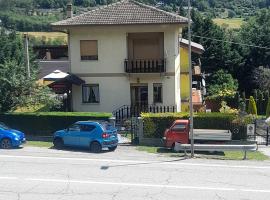 Casa vacanze Gianluca, cottage in Aosta