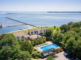 25 Bedrooms - Retreat Center Waterfront Renovated, hotel cu piscine din Royal Oak