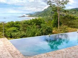 Luxe 4 Bdrm Villa with Epic OceanView & Infinity Pool